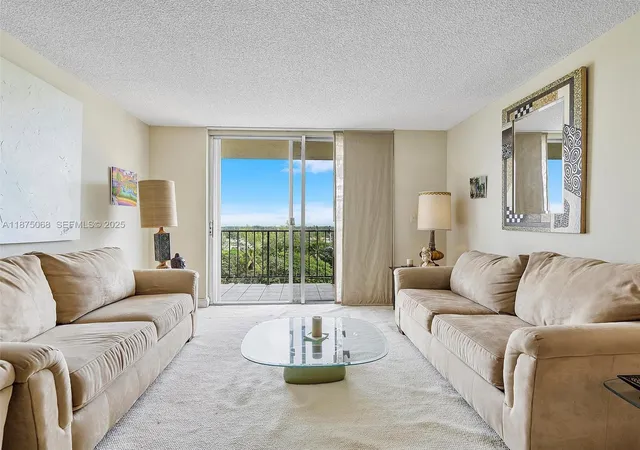 4th image of 1470 Ne 125Th Ter #PH12, North Miami, FL 33161 | MLS# A11875068