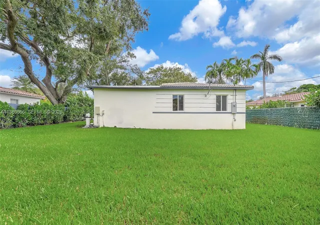 16th image of 11102 Ne 9th Ct, Biscayne Park, FL 33161 | MLS# A11880666
