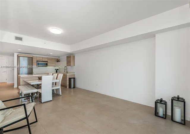 21st image of 16385 Biscayne Blvd #2118, North Miami Beach, FL 33160 | MLS# A11864348