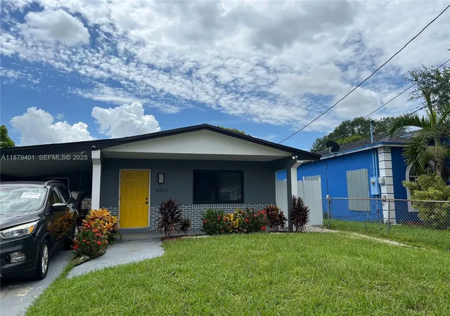 Homes for sale in West Park, FL | 5724 Sw 18Th St, West Park, FL 33023 | MLS# A11879401