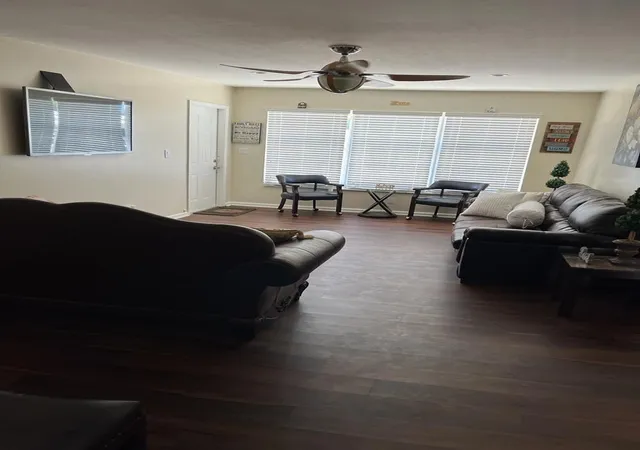 Listing Photo 5 - Condo for sale in building located at 731 21st St, West Palm Beach, FL 33407 - Unit #1-2