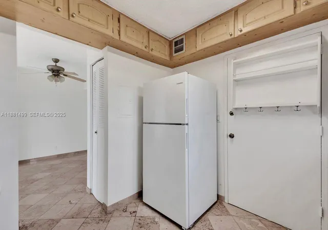 5th image of 2025 Ne 164Th St #716, North Miami Beach, FL 33162 | MLS# A11881499