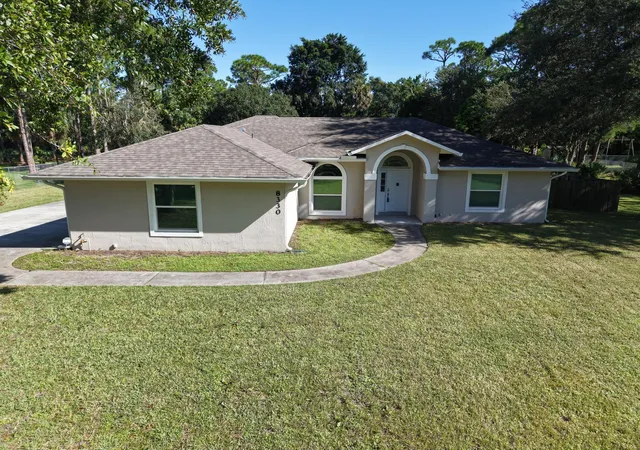 3rd image of 8330 Hidden Pines Rd, Fort Pierce, FL 34945 | MLS# R11125891