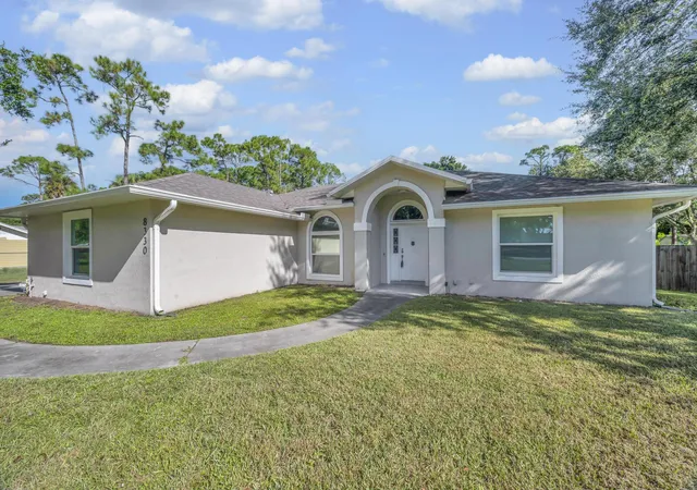 5th image of 8330 Hidden Pines Rd, Fort Pierce, FL 34945 | MLS# R11125891