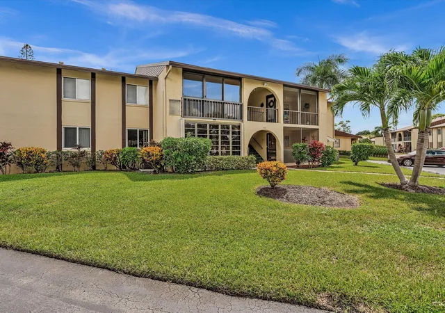 1st image of 342 Pine Ridge Cir #D-2, Greenacres, FL 33463 | MLS# R11125901