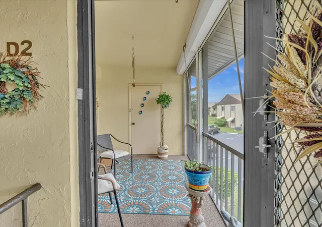 5th image of 342 Pine Ridge Cir #D-2, Greenacres, FL 33463 | MLS# R11125901