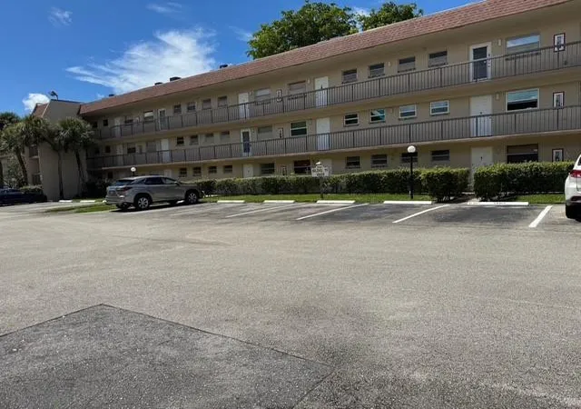 2nd image of 1801 Nw 75th Ave #306, Plantation, FL 33313 | MLS# F10526135