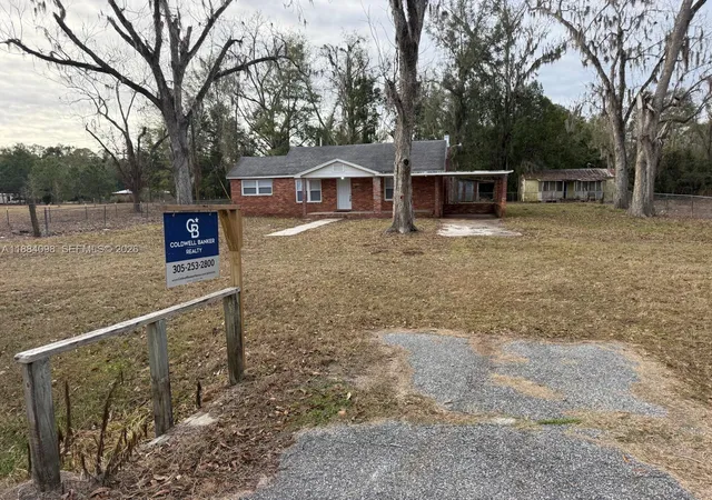 Homes for sale in Live Oak, FL | 1056 Ne Scott St, Live Oak, FL 32064 | MLS# A11884098
