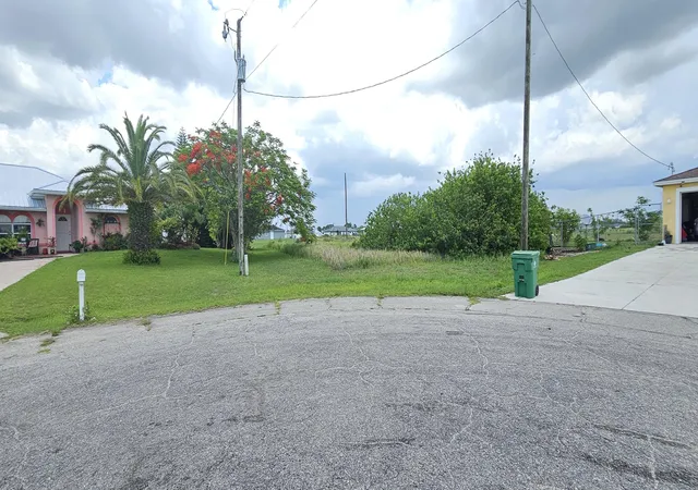 3rd image of 9008 Abel Ct, Labelle, FL 33935 | MLS# R11126773