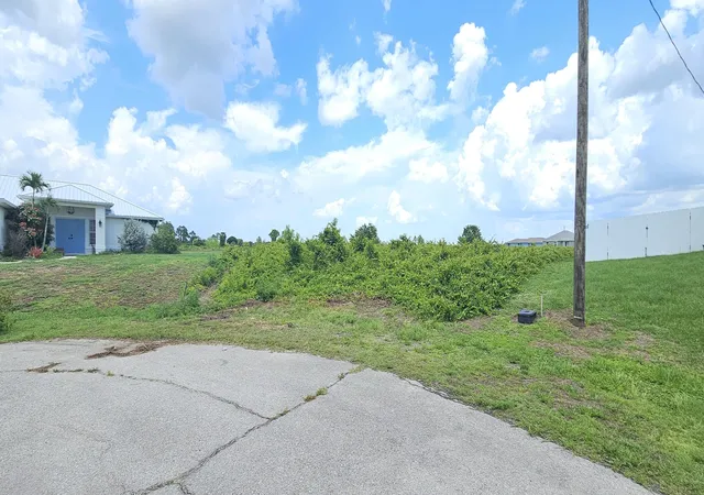 1st image of 9009 Tea Ct, Labelle, FL 33935 | MLS# R11126777