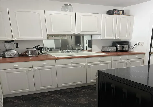 Homes for sale in Miami, FL | 1395 Ne 167Th St #315, Miami, FL 33162 | MLS# A11885239