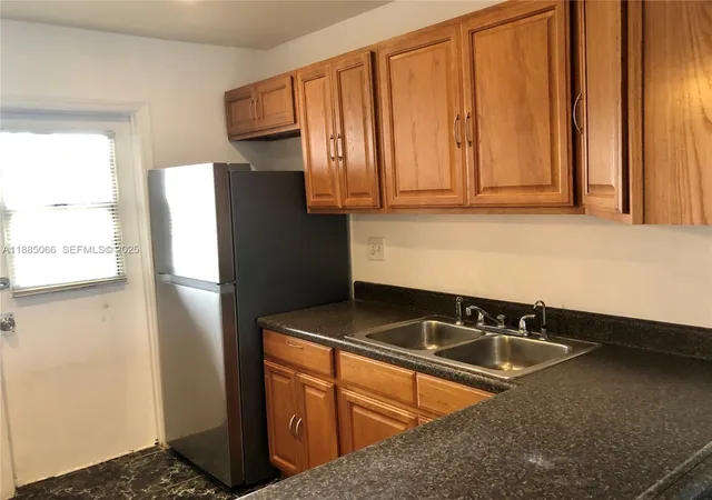5th image of 8121 Sw 24Th Ct, Davie, FL 33324