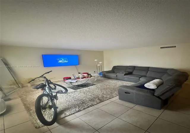 9th image of 6900 Sw 39th St #106J, Davie, FL 33314 | MLS# A11885462