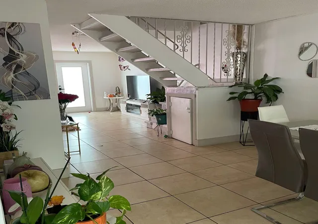 2nd image of 6728 Sw 40th St #6728, Davie, FL 33314 | MLS# F10527750