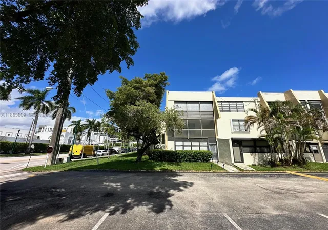 2nd image of 20341 Ne 30Th Ave, Aventura, FL 33180