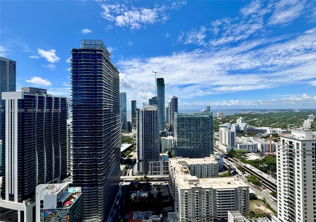 3rd image of 45 Sw 9Th St #4205, Miami, FL 33130 | MLS# A11885806