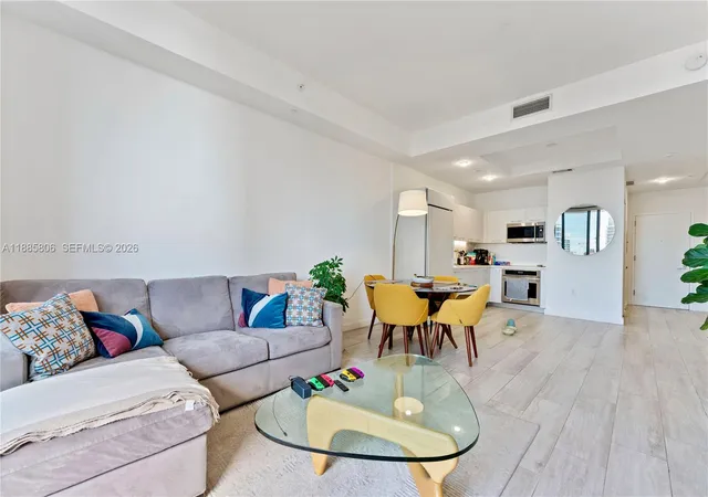 5th image of 45 Sw 9Th St #4205, Miami, FL 33130 | MLS# A11885806