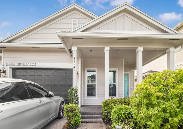 3rd image of 19540 Wheelbarrow Bnd, Loxahatchee, FL 33470 | MLS# A11881676