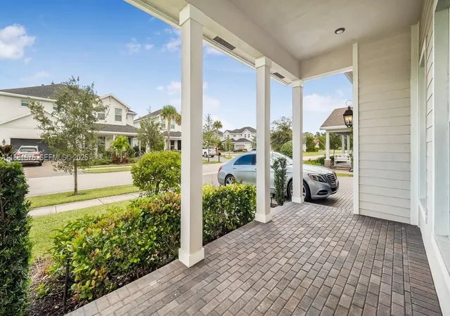 5th image of 19540 Wheelbarrow Bnd, Loxahatchee, FL 33470 | MLS# A11881676