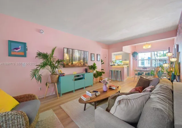 1st image of 315 Van Buren St #104B, Hollywood, FL 33019 | MLS# A11886778