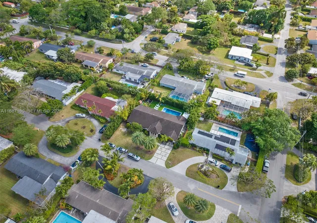 38th image of 6420 Sw 63rd Ter, South Miami, FL 33143 | MLS# A11887180