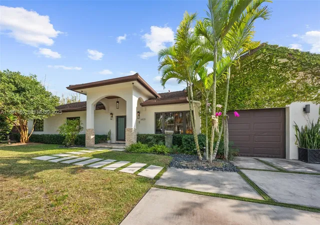 3rd image of 6420 Sw 63Rd Ter, South Miami, FL 33143 | MLS# A11887180