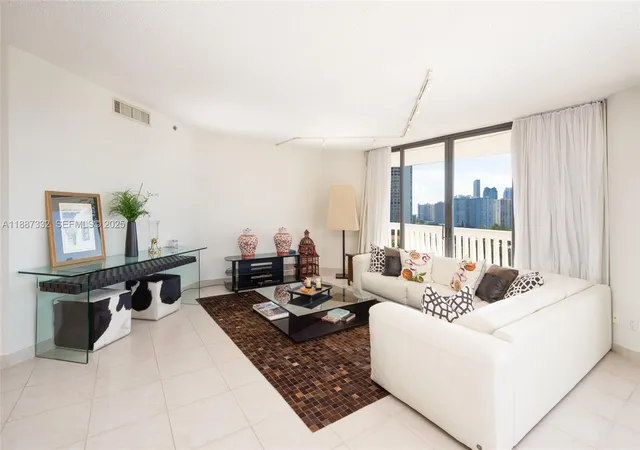 3rd image of 2000 Island Blvd #1002, Aventura, FL 33160 | MLS# A11887332