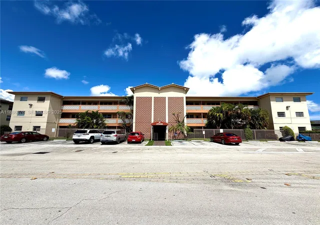 1st image of 1885 Ne 121st St #3, North Miami, FL 33181 | MLS# A11886378
