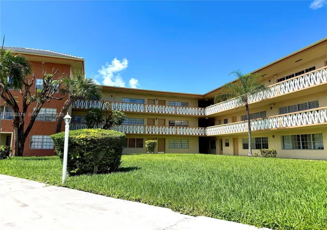 2nd image of 1885 Ne 121St St, North Miami, FL 33181