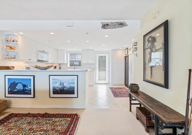 4th image of 215 N Birch Rd #4c, Fort Lauderdale, FL 33304 | MLS# F10529149