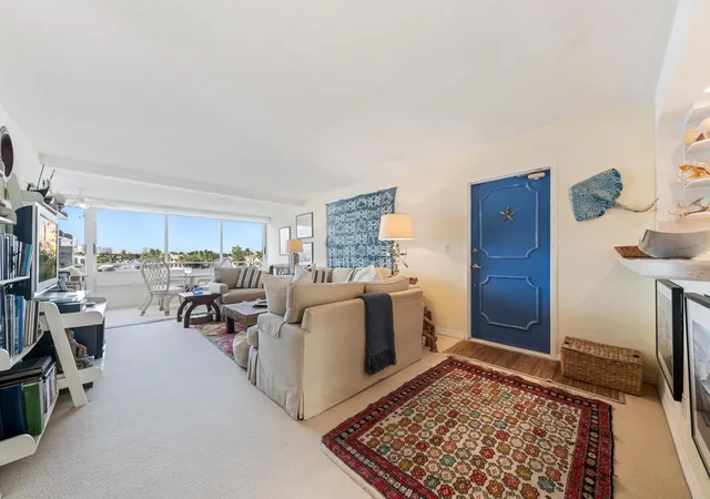 5th image of 215 N Birch Rd #4c, Fort Lauderdale, FL 33304 | MLS# F10529149
