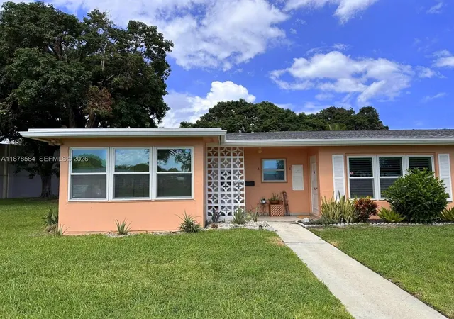 3rd image of 285 N High Pt Blvd, Boynton Beach, FL 33435