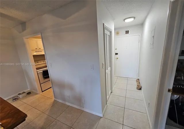3rd image of 900 Ne 18Th Ave #709, Fort Lauderdale, FL 33304 | MLS# A11889385