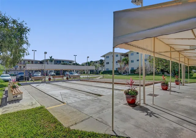 Homes for sale in North Miami Beach, FL | 17090 Ne 14th Avenue, North Miami Beach, FL 33162 | Houzeo