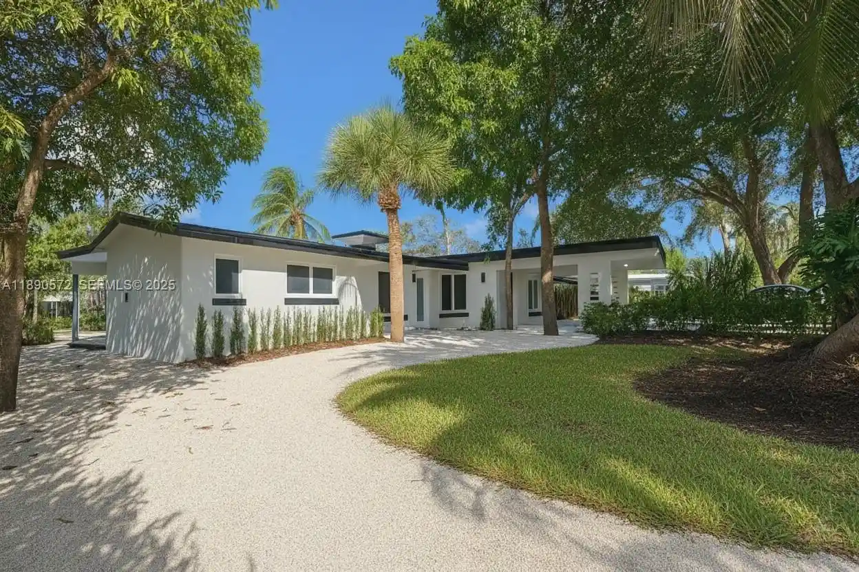 Photo 1 of Single family home for sale at 3801 Ne 16th Terrace, Oakland Park, FL 33334 | MLS# A11890572 | Listing updated on 2026-10-30