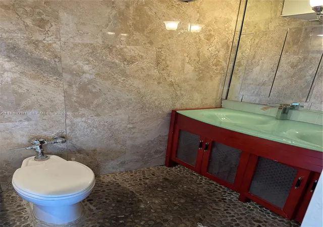 2nd image of 26 Diplomat Pkwy #2248, Hallandale Beach, FL 33009 | MLS# A11889791
