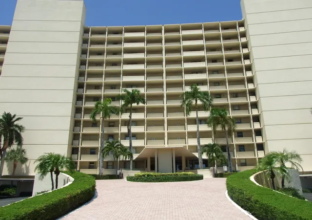 1st image of 130 Lakeshore Dr #522, North Palm Beach, FL 33408 | MLS# R11129904