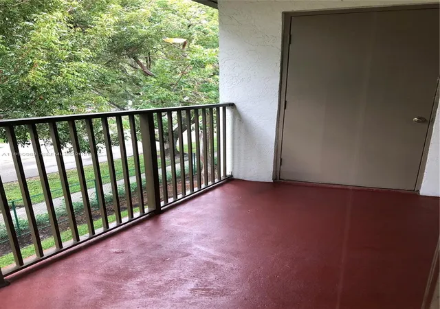 5th image of 620 S Park Rd, Hollywood, FL 33021