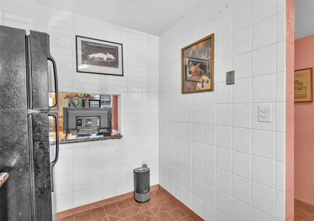 3rd image of 8020 N Sunrise Lakes Dr #110, Sunrise, FL 33322 | MLS# A11859905