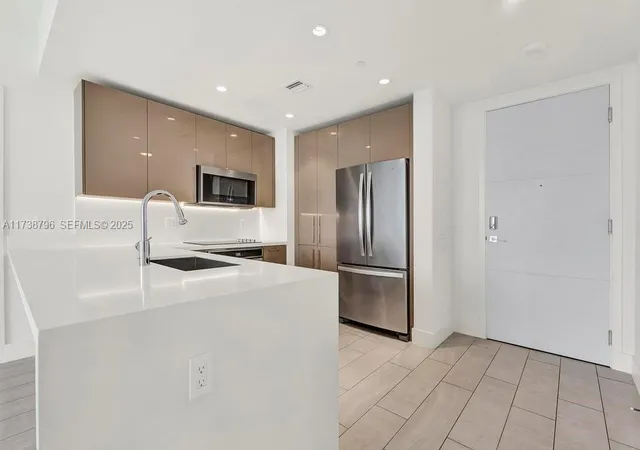 4th image of 2000 Metropica Wy #2307, Sunrise, FL 33323 | MLS# A11738796