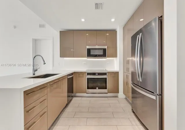 5th image of 2000 Metropica Wy #2307, Sunrise, FL 33323 | MLS# A11738796
