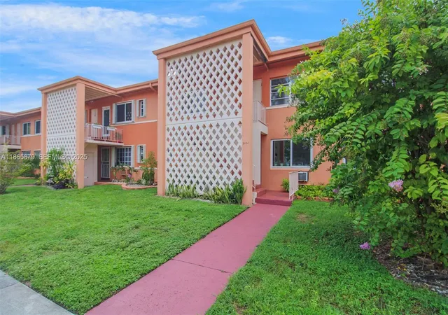 2nd image of 3451 Sw 11Th St #8A, Miami, FL 33135 | MLS# A11865679