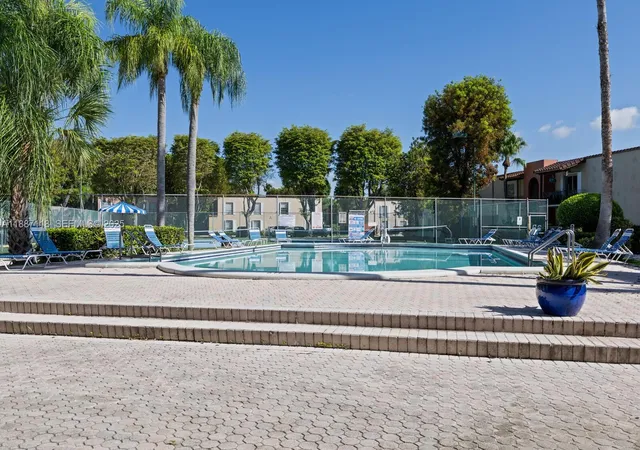 2nd image of 10816 N Kendall Dr, Miami, FL 33176