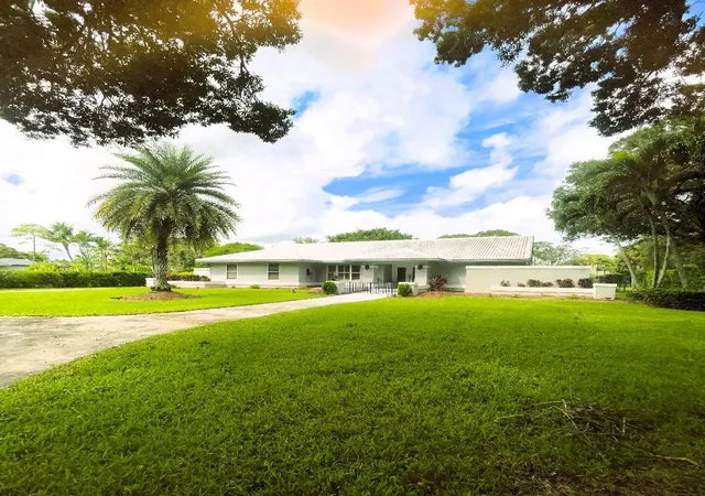 Photo 1 of Single family home for sale at 14183 Greentree Trl, Wellington, FL 33414 | MLS# F10530338 | Listing updated on 2026-09-23