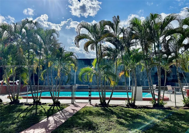 3rd image of 2918 Funston St #29B, Hollywood, FL 33020 | MLS# A11893582