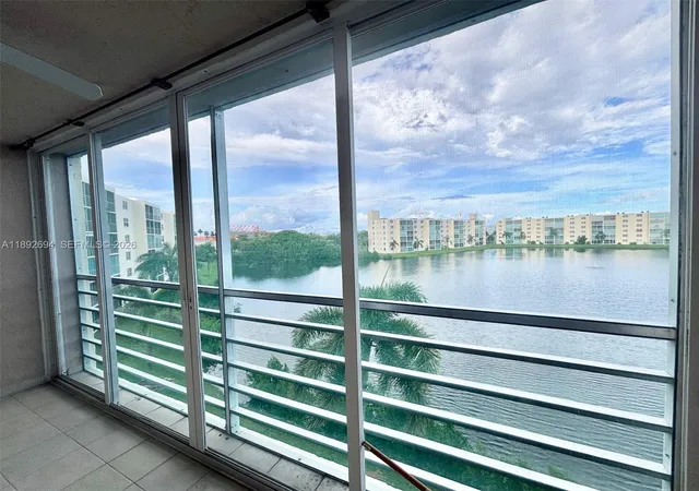 3rd image of 141 Se 3Rd Ave #402, Dania, FL 33004 | MLS# A11892694