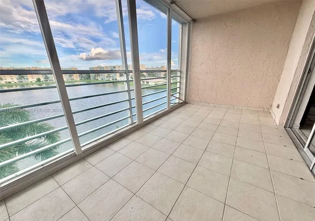 4th image of 141 Se 3Rd Ave #402, Dania, FL 33004 | MLS# A11892694
