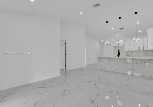 5th image of 4913/4915 S Leonard Blvd S, Lehigh Acres, FL 33973 | MLS# A11890903