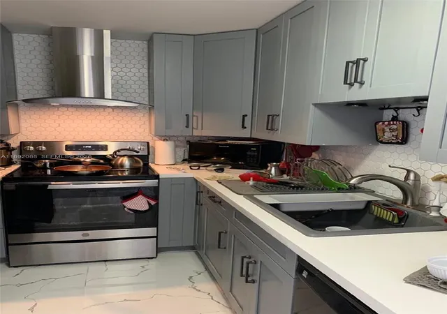 4th image of 4675 W 18Th Ct, Hialeah, FL 33012