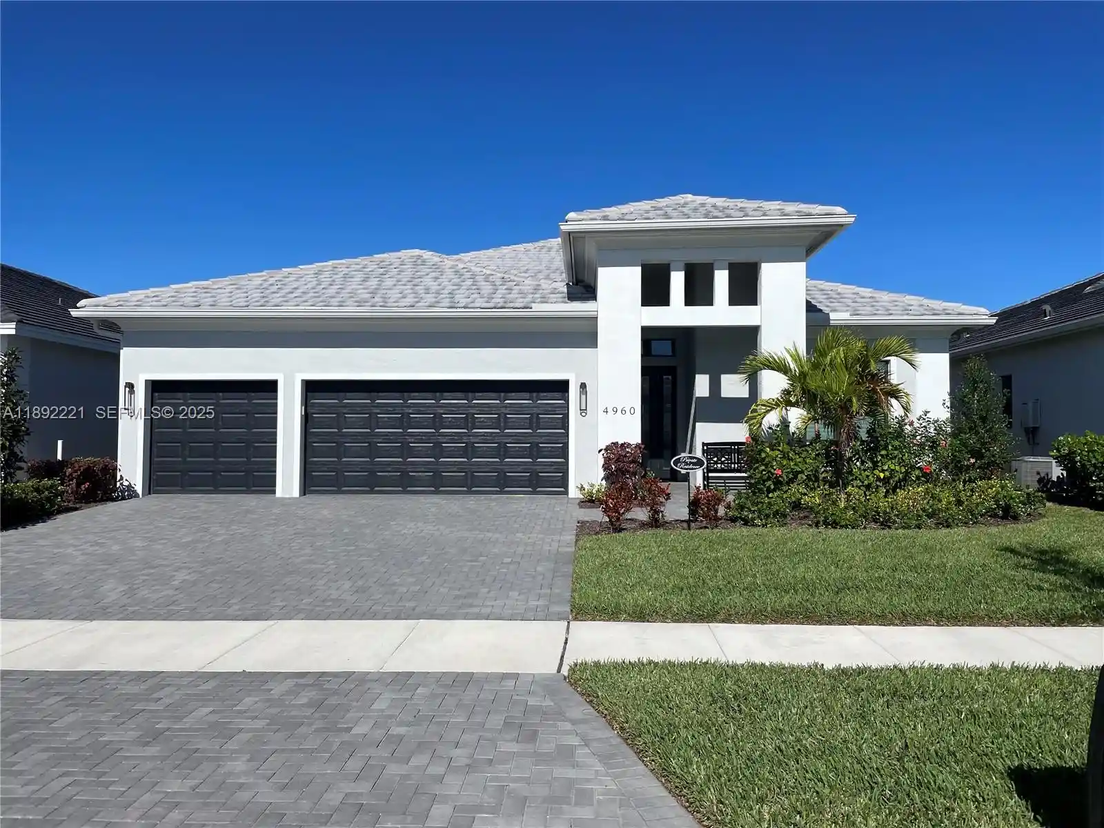 Photo 1 of Single family home for sale at 4960 Surfside Cir, Bradenton, FL 34211 | MLS# A11892221 | Listing updated on 2026-10-30